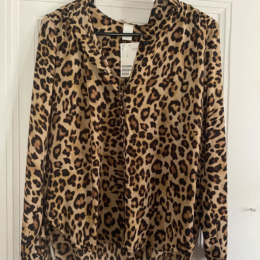 H & M Leopard dress shirt. Size medium